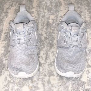 Nike toddler sneakers